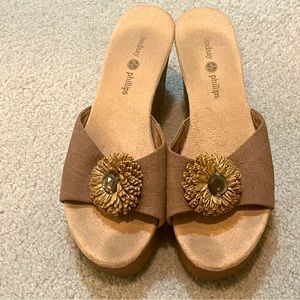Women’s size 9 Lindsay Phillips wedge sandal